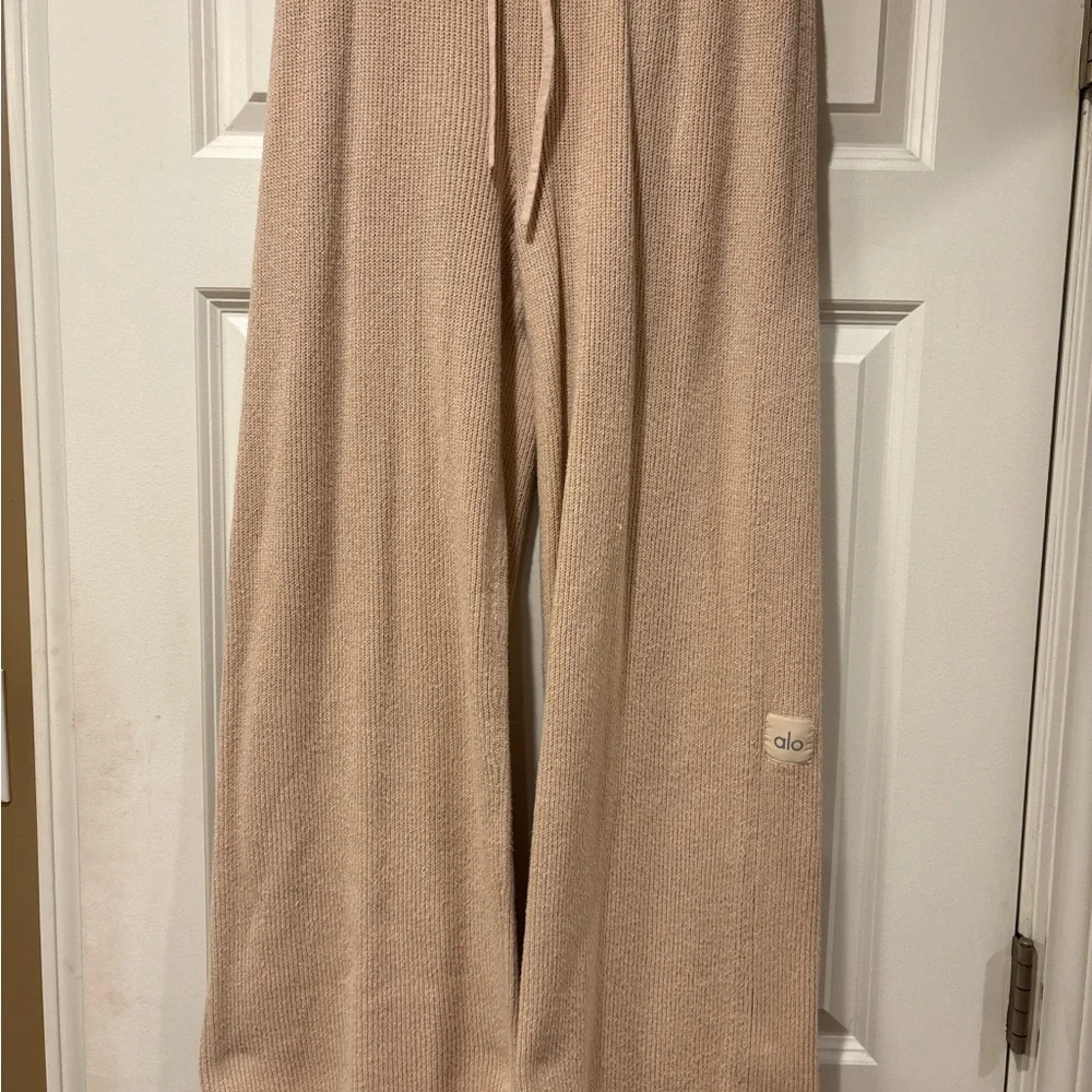 Alo sweater cream pants - Picture 5 of 8